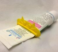 Archivo STL Exprimidor de pasta dental y soporte de cepillo de dientes  🍝・Modelo para descargar e imprimir en 3D・Cults
