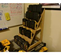 https://img1.yeggi.com/page_images_cache/2358199_dewalt-and-porter-cable-20v-battery-storage-feet-by-rosynthal