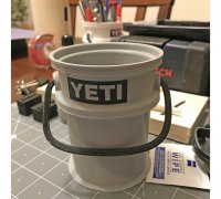 https://img1.yeggi.com/page_images_cache/2812213_yeti-loadout-bucket-cup-by-biztechrx