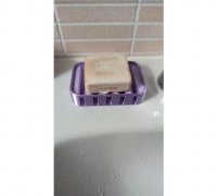 https://img1.yeggi.com/page_images_cache/4423417_self-draining-soap-dish-v2-by-jokomakes