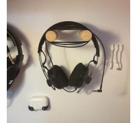 3D file Monster Desk Hook, Headphone Holder, Hat Hanger