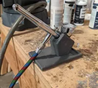 Free STL file Badger Airbrush quick connect stand 🦡・Template to download  and 3D print・Cults