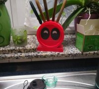 Just finished making this Deadpool knife block. Files are from thingiverse.  : r/3Dprinting