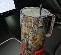 https://img1.yeggi.com/page_images_cache/5824989_tesla-model-3-cup-holder-adapter-for-xpac-64oz-tumbler-by-losthenerd