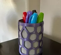 voronoi crayon holder (Y3B7R54XL) by tomdavid99