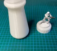 Miniature holder for painting by Make by L., Download free STL model