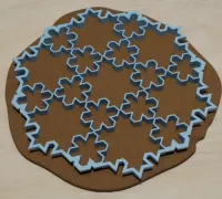 https://img1.yeggi.com/page_images_cache/5832463_seamless-christmas-cookie-cutter-by-arwenzet