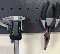 STL file 3-FOLD HOLDER FOR PLIERS, FOR THE KÜPPER HOLE BOARD (EU PEGBOARD)  🕳️・3D printer design to download・Cults