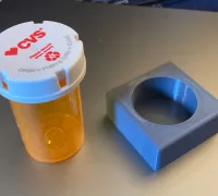 STL file Pill Bottle Holder Modern Cylindrical Decorative