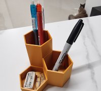 Free 3MF file Desk Organizer Set, Twisted & Zigzag Pencil Cups