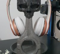 Low Poly Skull Headphone Stand: A Bold Statement for Your Gaming Setup