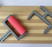 STL file Lizard Skin Texture Roller for Clay 🦎・3D print design